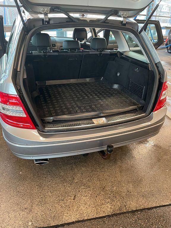 Gebraucht Mercedes C250 204 PS (150 kW) 2010 Grau Kombi