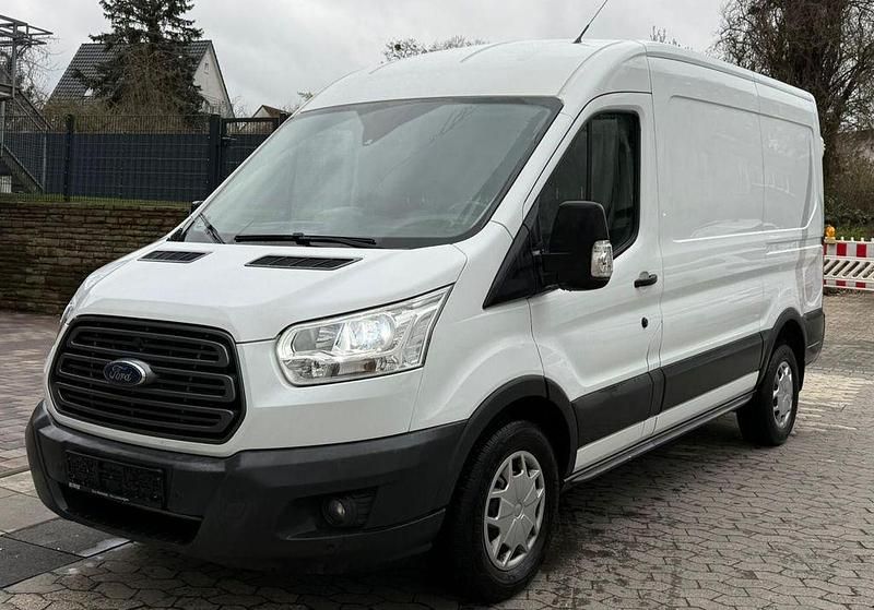 Gebraucht Ford Transit Basis 131 PS (96 kW) 2018 Weiß Kombi