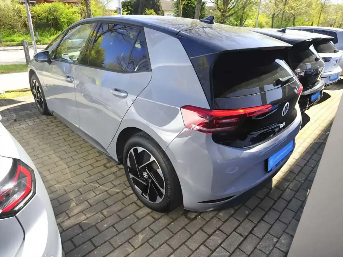 Gebraucht VW ID.3 Pro Performance 150 kW (204 PS) 2023 Mondscheingrau Kleinwagen