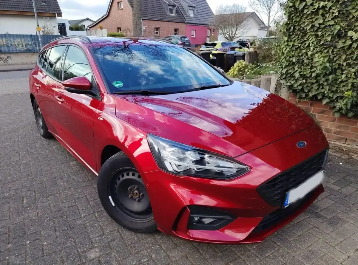Gebraucht Ford Focus ST-Line 125 PS (91 kW) 2020 Rot Kombi