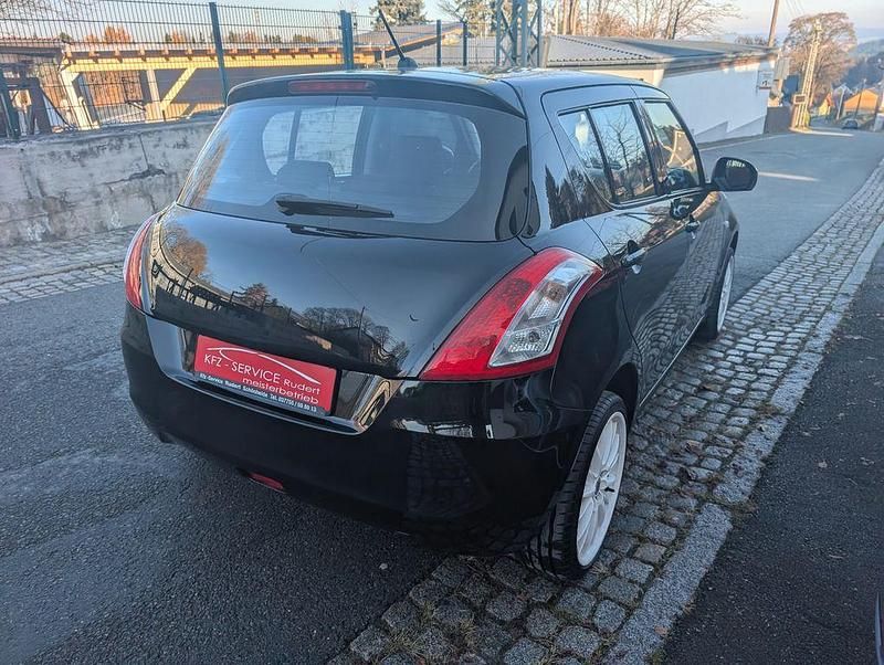 Gebraucht Suzuki Swift Club 94 PS (69 kW) 2011 Schwarz Limousine