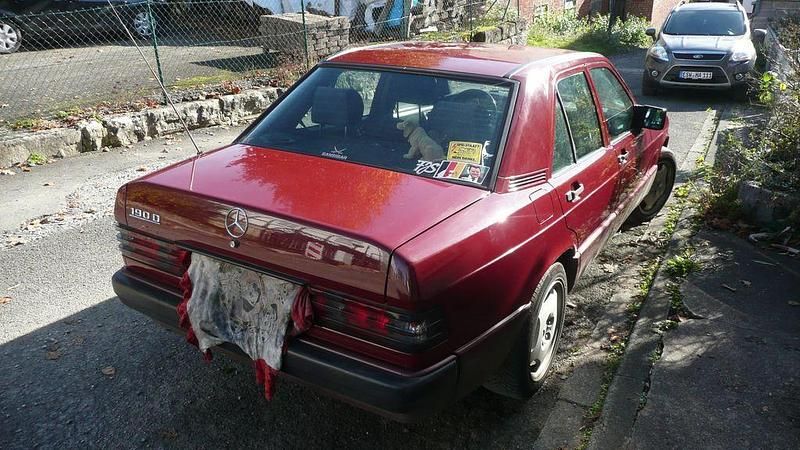 Gebraucht Mercedes 190 110 PS (80 kW) 1991 Rot Limousine