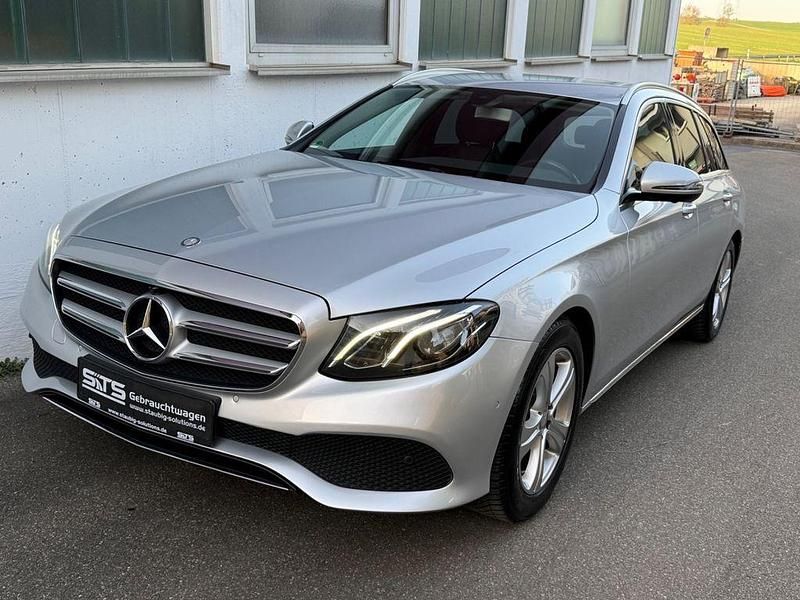 Gebraucht Mercedes E220 Avantgarde 194 PS (142 kW) 2017 Silber Kombi