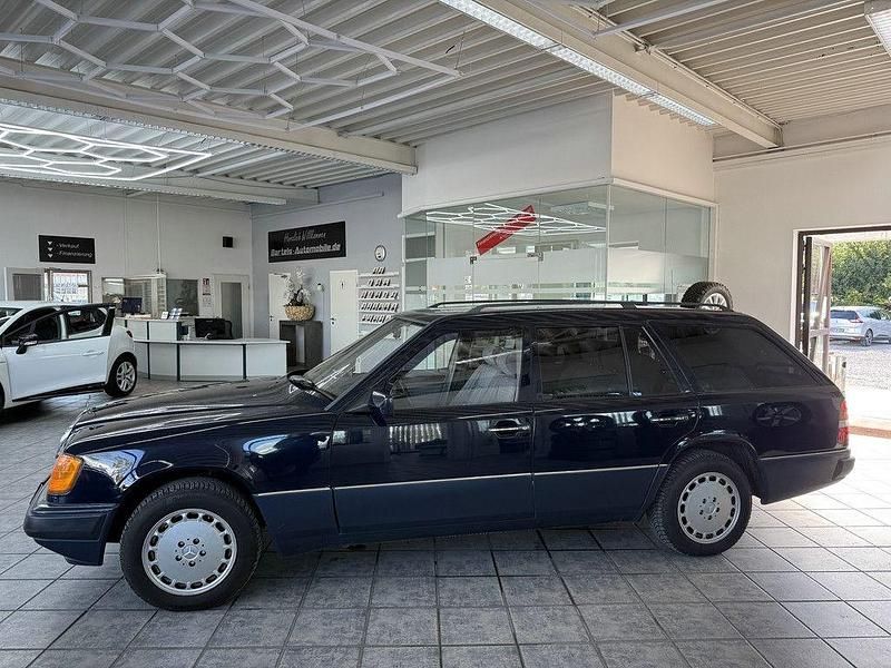 Gebraucht Mercedes E230 132 PS (97 kW) 1989 Blau Kombi