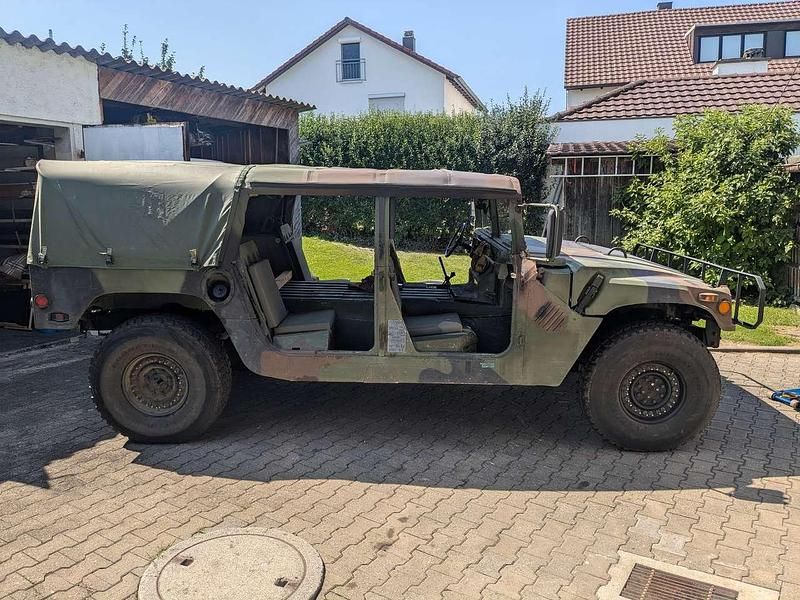 Grün Gebraucht 1987 Hummer H1 SUV | 44.000 € - Bild 1/4