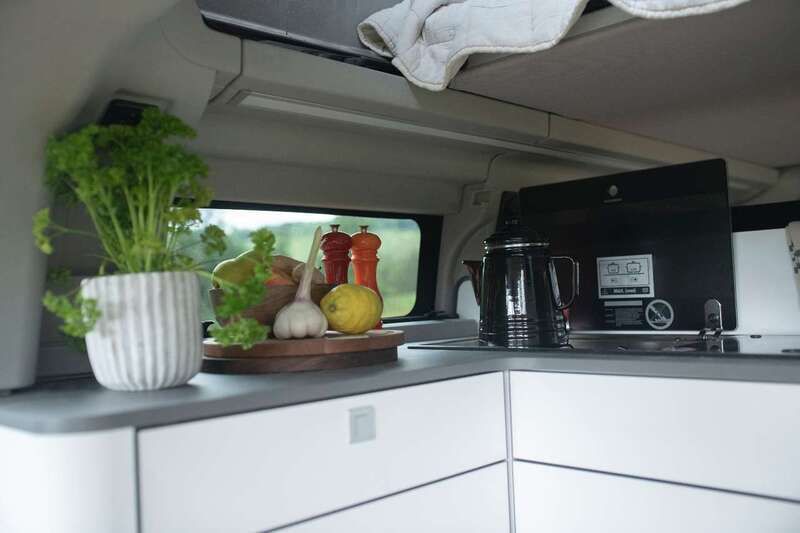 Neu Ford Transit Custom Nugget 170 PS (125 kW) 2025 Artisan red Kombi