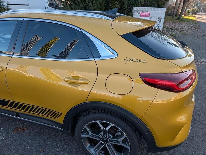 Gebraucht Kia XCeed Launch Edition 140 PS (102 kW) 2019 Gold SUV