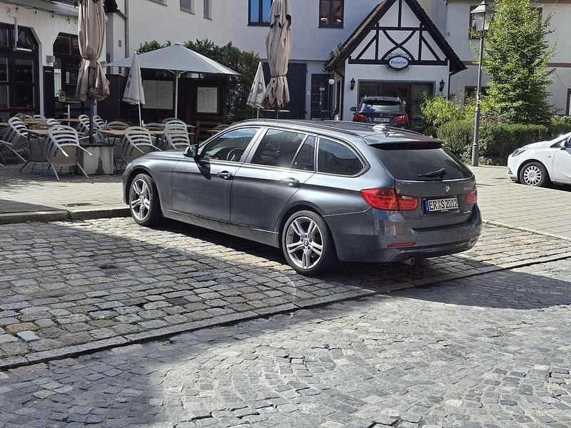 Grau Gebraucht 2015 BMW 318 Kombi | 9.500 € (Fairer Preis) - Bild 1/4