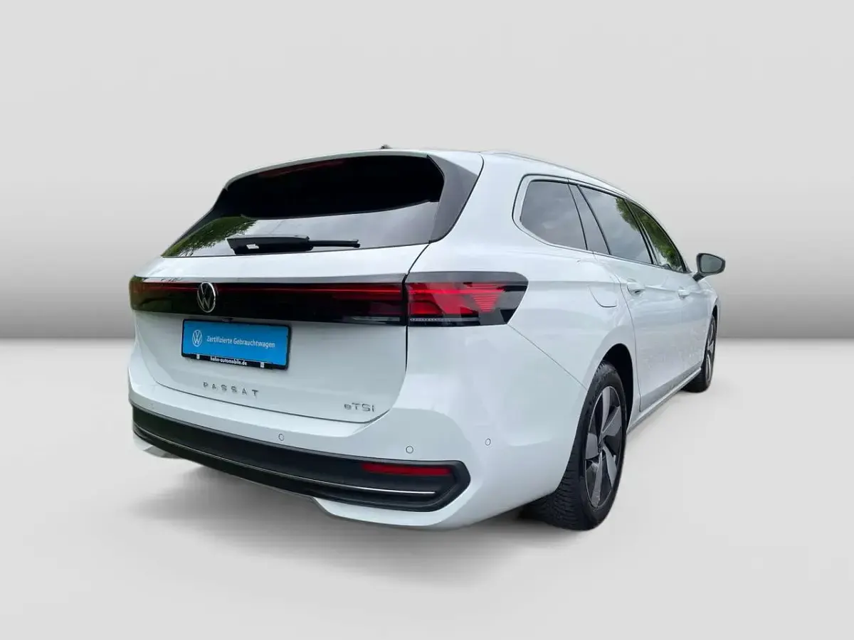 Gebraucht VW Passat Business 150 PS (110 kW) 2025 Pure white Kombi