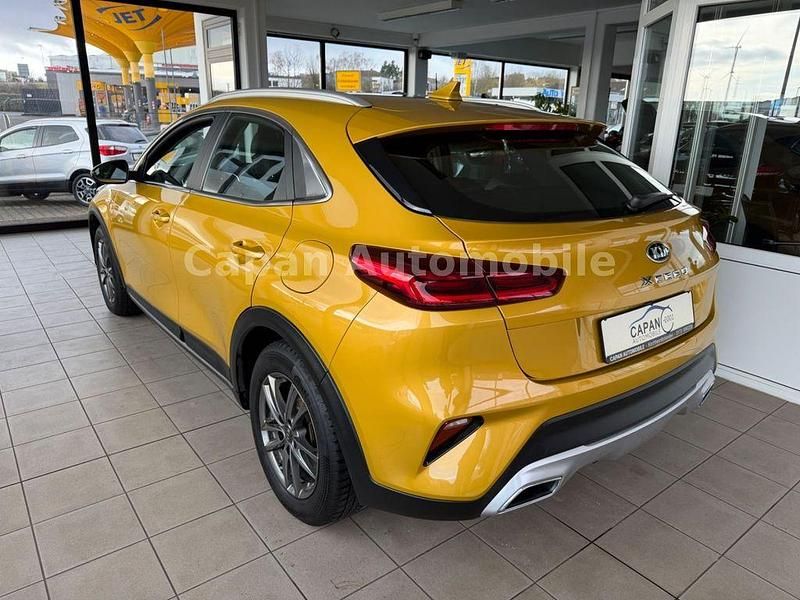 Gebraucht Kia XCeed Vision 136 PS (100 kW) 2020 Gelb SUV
