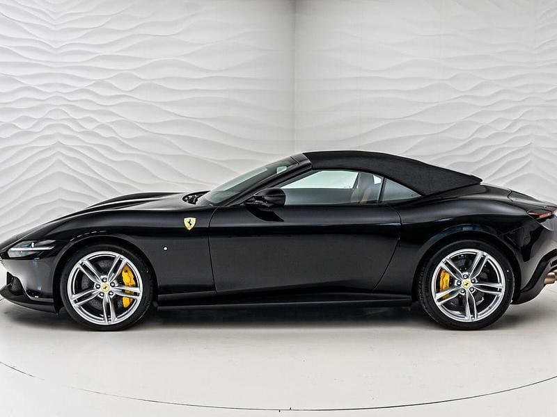 Nouă Ferrari Roma 620 CP (456 kW) 2026 Negru Cabrio