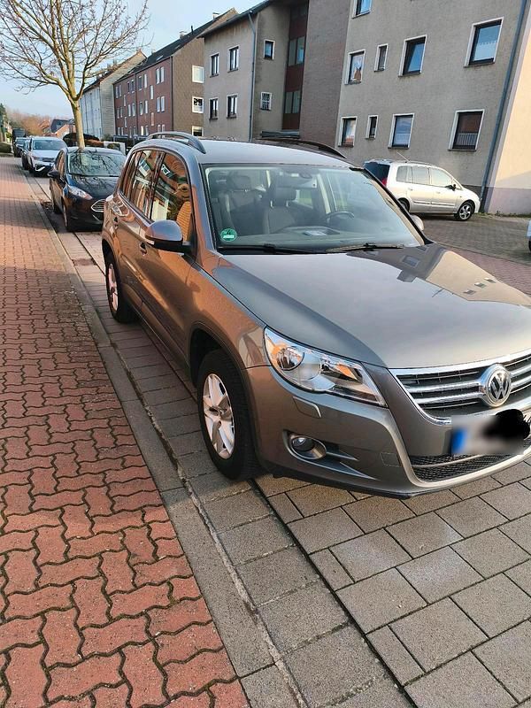 Gebraucht VW Tiguan Team 150 PS (110 kW) 2010 Grau SUV
