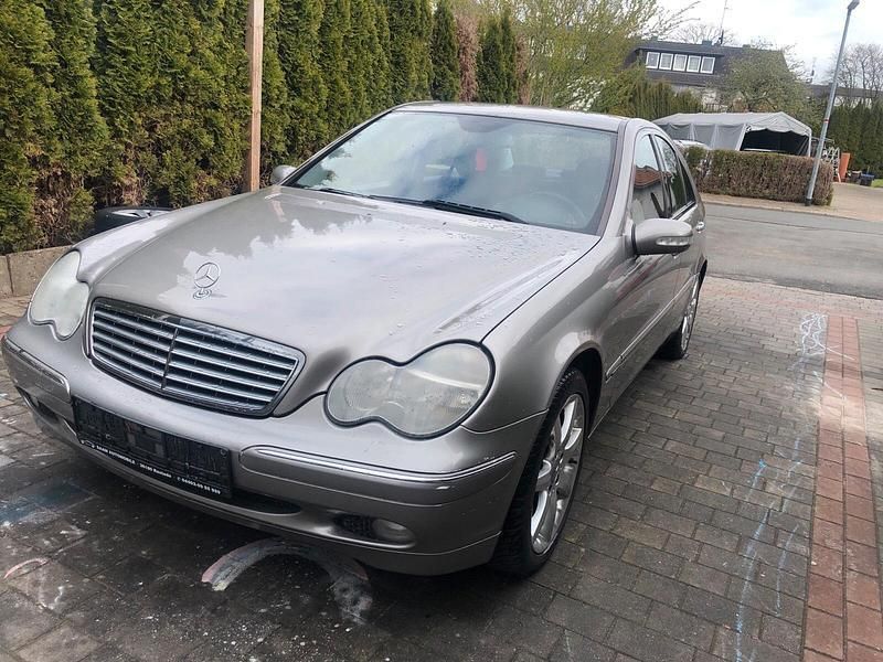 Gold Gebraucht 2003 Mercedes C240 Limousine | 2.900 € (Fairer Preis) - Bild 1/4
