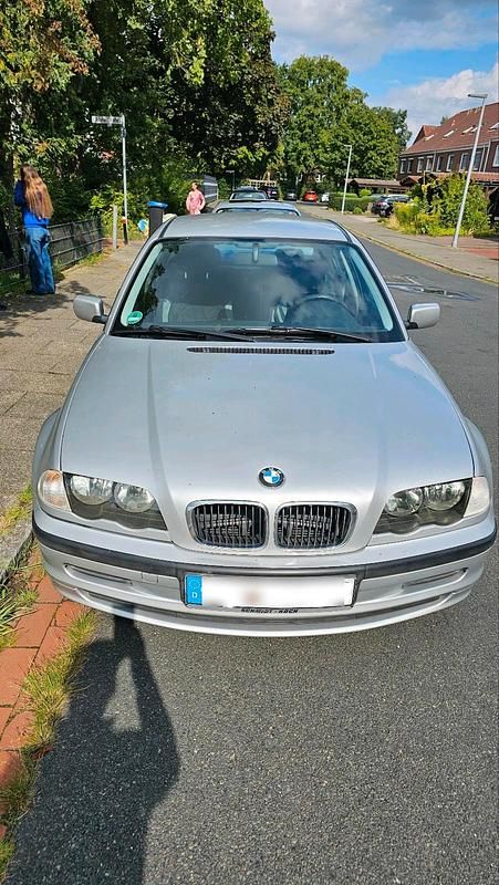 Silber Gebraucht 2001 BMW 316 Limousine | 1.900 € (Guter Preis) - Bild 1/4