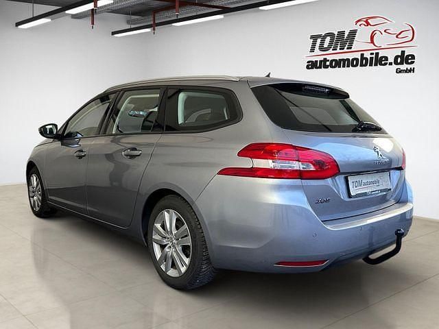Gebraucht Peugeot 308 Active 131 PS (96 kW) 2018 Grau Kombi
