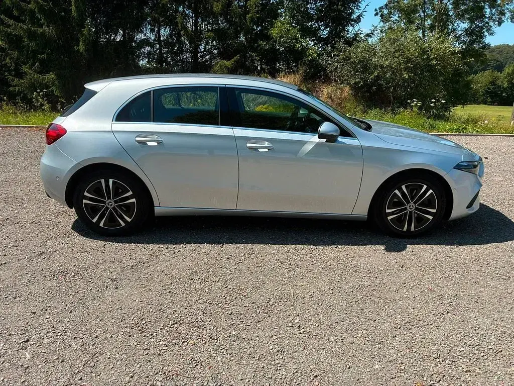 Gebraucht Mercedes A200 Advanced 163 PS (119 kW) 2023 Silber Limousine