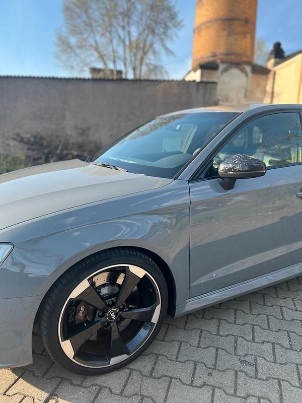 Usado Audi RS3 Performance 367 HP (269 kW) 2016 Cinzento Sedan