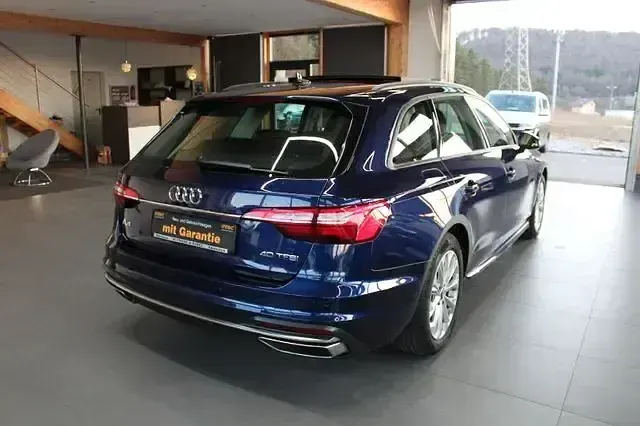 Używany Audi A4 Advanced 204 KM (150 kW) 2022 Niebieski Kombi