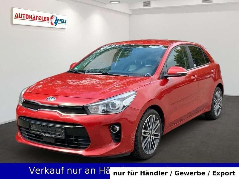 Rot Gebraucht 2017 Kia Rio Platinum Edition Limousine | 8.799 € (Fairer Preis) - Bild 1/3