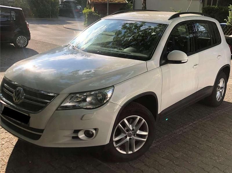 Weiß Gebraucht 2011 VW Tiguan Freestyle SUV | 8.490 € (Fairer Preis) - Bild 1/4