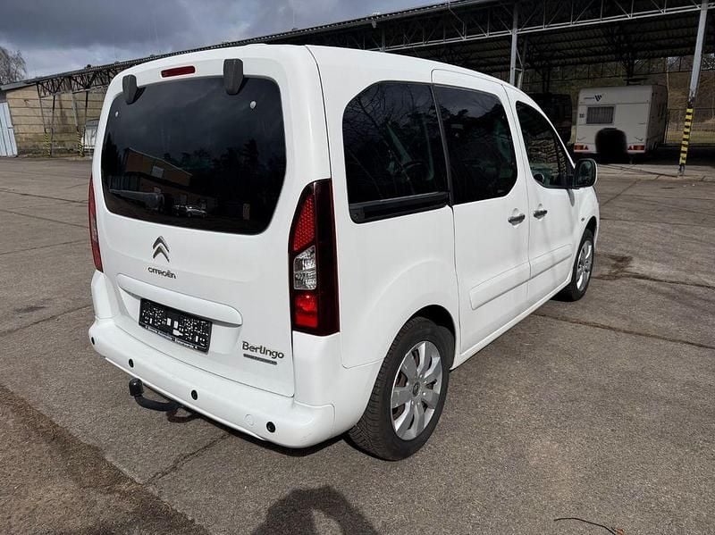 Gebraucht Citroën Berlingo SELECTION 98 PS (72 kW) 2018 Weiß Van / Kleinbus