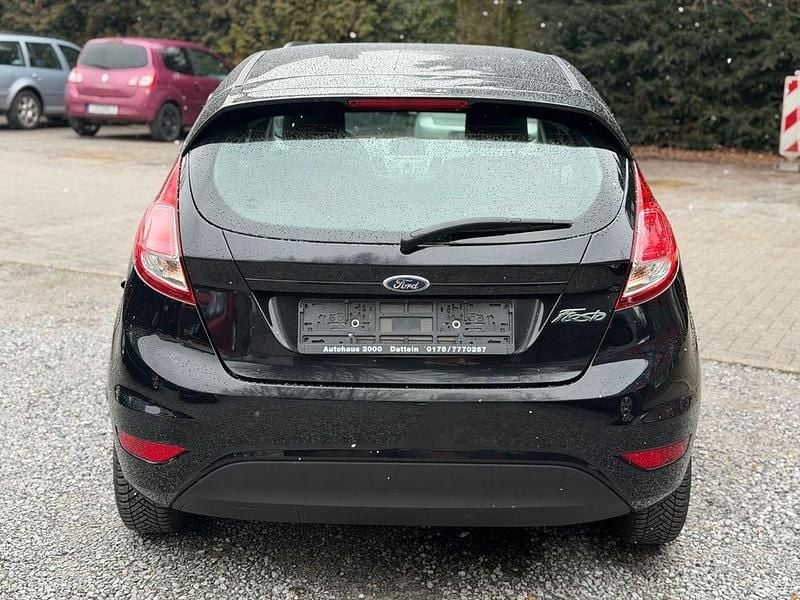 Gebraucht Ford Fiesta Ambiente 60 PS (44 kW) 2014 Schwarz Kleinwagen