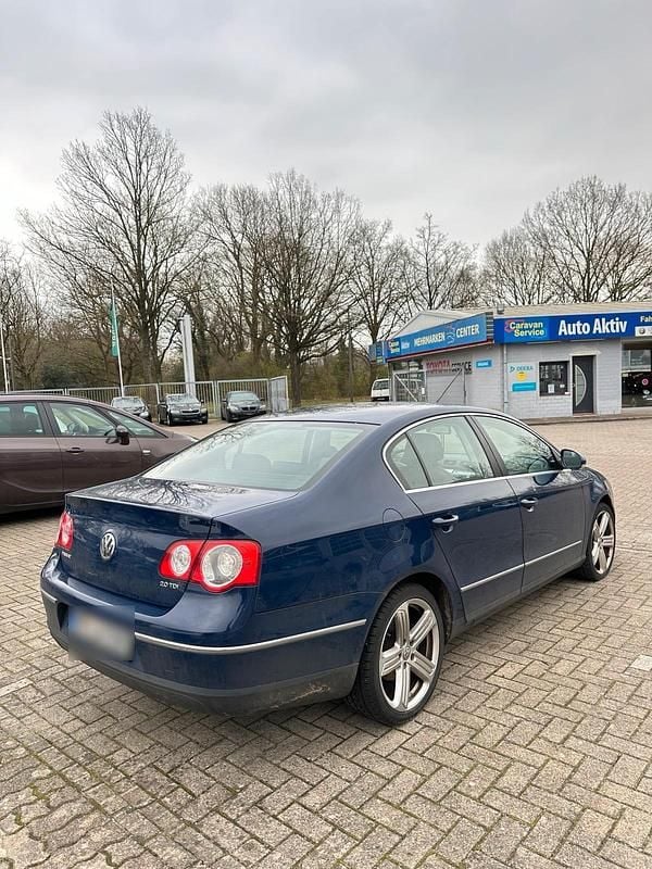 Second-hand VW Passat 140 CP (102 kW) 2006 Albastru Berlinǎ