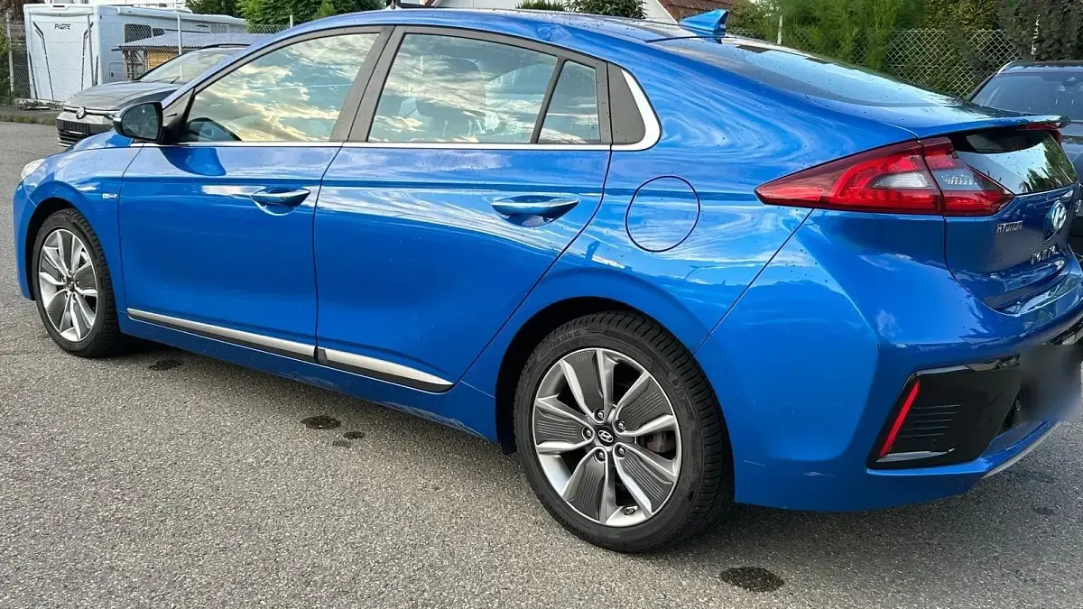 Gebraucht Hyundai Ioniq 105 PS (77 kW) 2018 Blau Kleinwagen