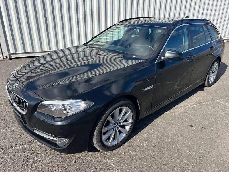 Gebraucht BMW 520 184 PS (135 kW) 2012 Schwarz Kombi
