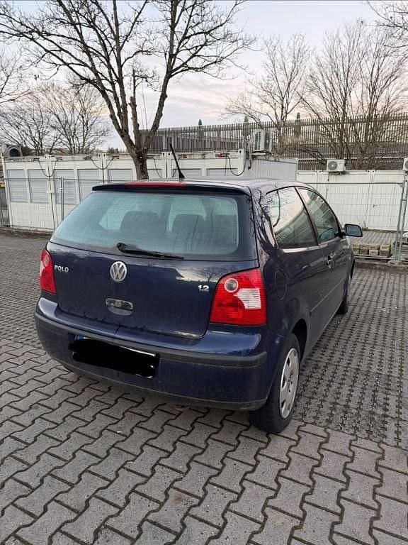 Blau Gebraucht 2004 VW Polo Basis Limousine | 550 € (Guter Preis) - Bild 1/4