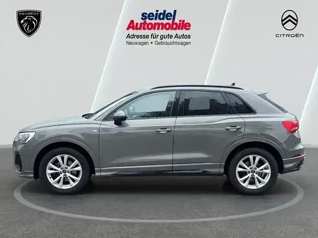 Gebraucht Audi Q3 Business 150 PS (110 kW) 2022 Grau SUV
