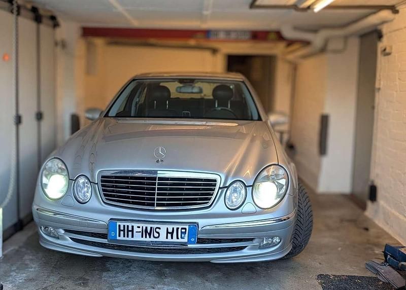 Gebraucht Mercedes E200 Avantgarde 163 PS (119 kW) 2004 Silber Limousine