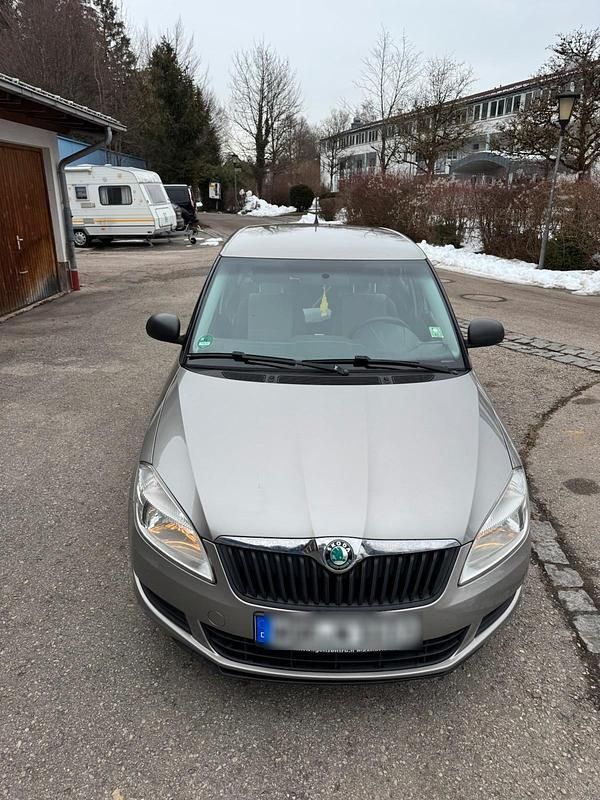 Gebraucht Skoda Fabia 72 PS (52 kW) 2012 Gold Limousine