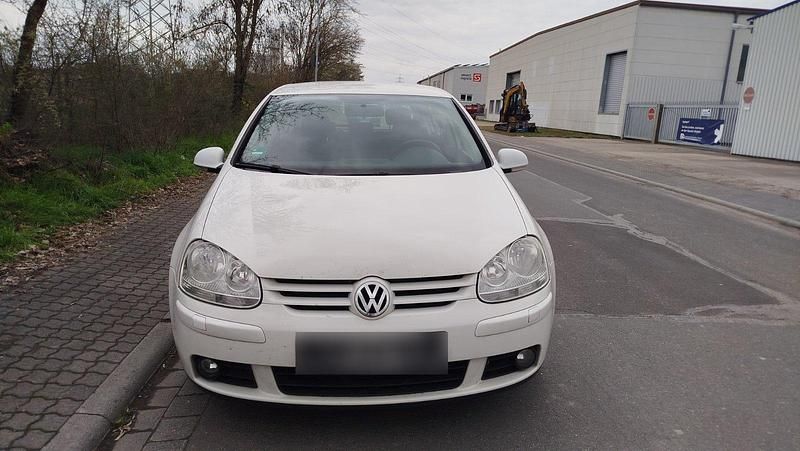 Gebraucht VW Golf V 140 PS (102 kW) 2007 Weiß Kleinwagen