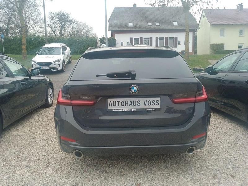 Gebraucht BMW 320 Performance 190 PS (139 kW) 2023 Grau Kombi