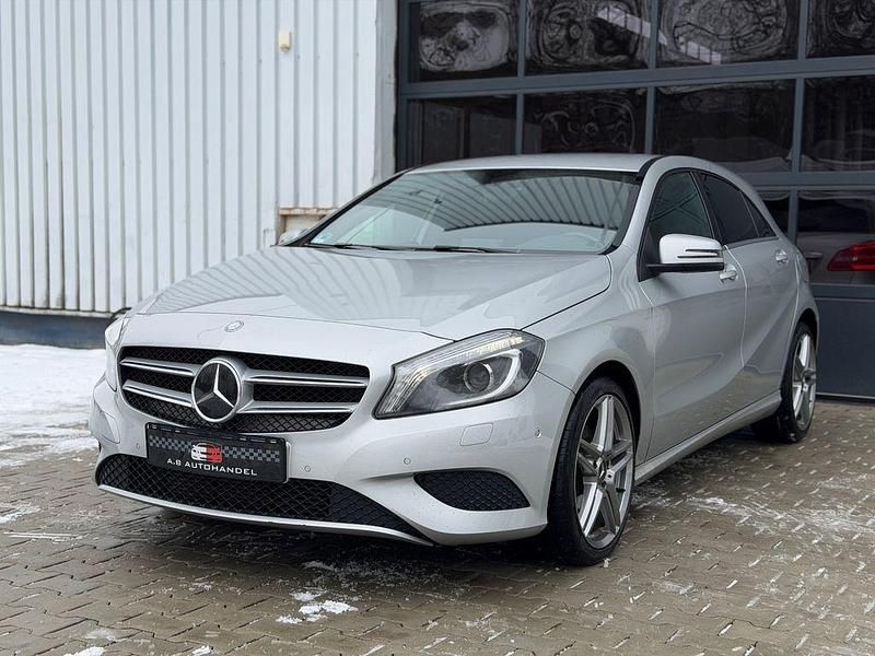 Gebraucht Mercedes A180 122 PS (89 kW) 2013 Silber Limousine