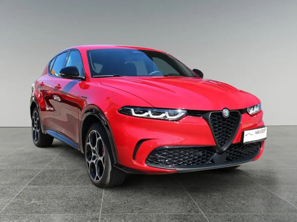 Gebraucht Alfa Romeo Tonale Veloce 272 PS (200 kW) 2024 Alfarot uni SUV