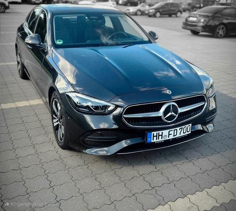 Grau Gebraucht 2023 Mercedes C180 Limousine | 31.600 € (Guter Preis) - Bild 1/4