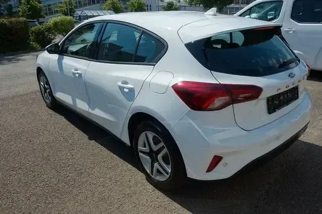 Gebraucht Ford Focus Cool & Connect 101 PS (74 kW) 2022 Weiß Limousine