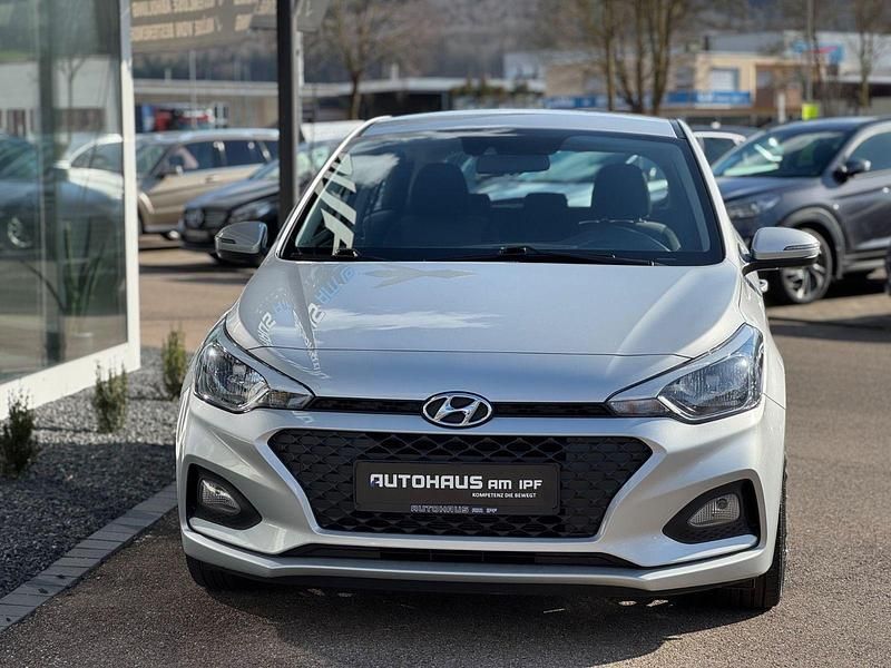 Gebraucht Hyundai i20 Active 84 PS (61 kW) 2018 Silber Kleinwagen