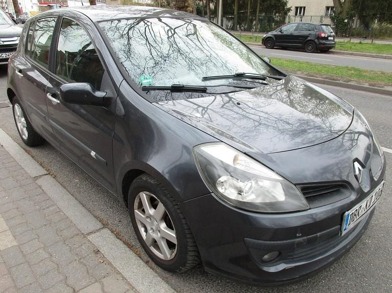 Gebraucht Renault Clio II 101 PS (74 kW) 2007 Grau Kleinwagen