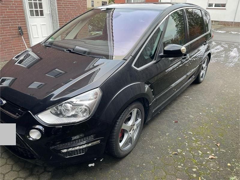 Schwarz Gebraucht 2012 Ford S-MAX Titanium S Van / Kleinbus | 10.900 € (Teuer) - Bild 1/4