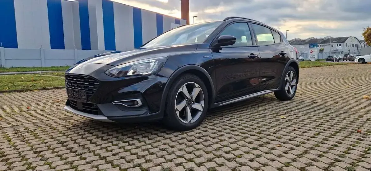 Używany Ford Focus Active 150 KM (110 kW) 2020 Czarny Sedan/Limuzyna