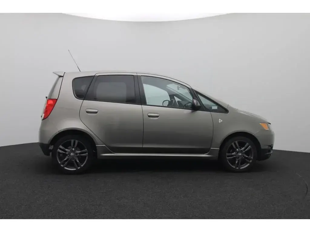 Gebraucht Mitsubishi Colt 95 PS (69 kW) 2010 Grau Kleinwagen