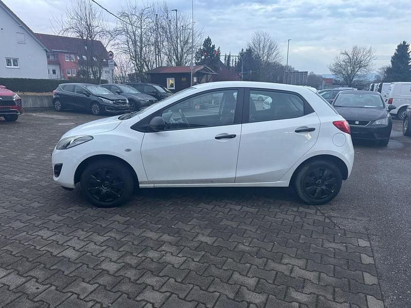 Gebraucht Mazda 2 Active 75 PS (55 kW) 2012 Weiß Limousine