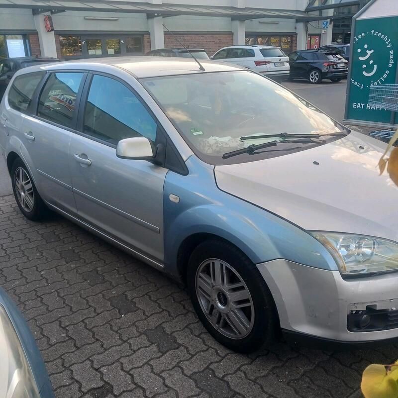 Silber Gebraucht 2008 Ford Focus Kombi | 800 € (Superpreis) - Bild 1/4