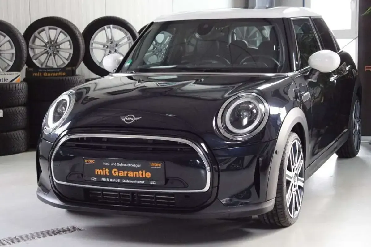 Gebraucht Mini Cooper 136 PS (100 kW) 2023 Schwarz Kleinwagen