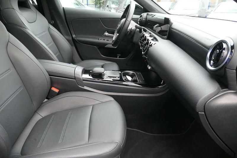 Gebraucht Mercedes CLA220 Progressive 190 PS (139 kW) 2022 Nachtschwarz Limousine