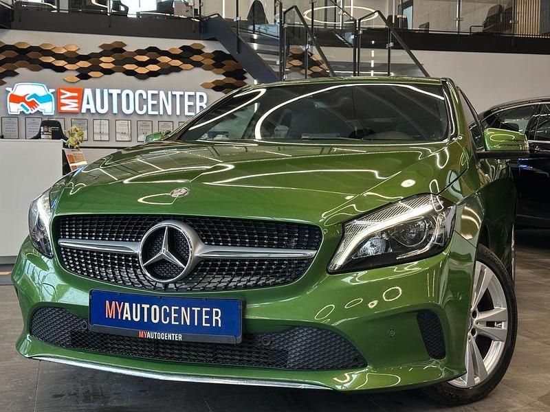 Grün Gebraucht 2015 Mercedes A180 Limousine | 11.490 € (Fairer Preis) - Bild 1/4