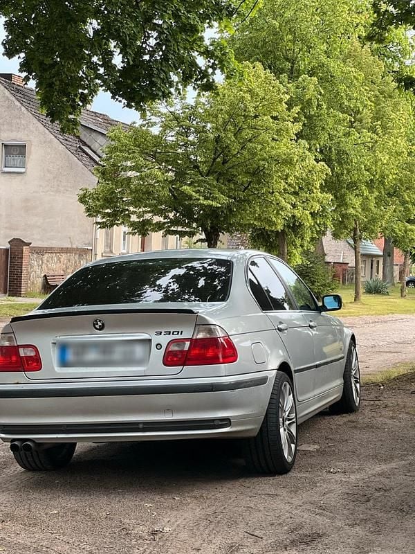 Silber Gebraucht 2000 BMW 330 Limousine | 4.500 € (Guter Preis) - Bild 1/4